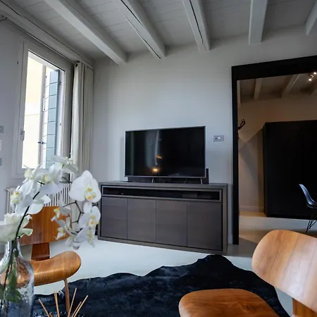 Madame Marconi Xvii Appartement Mira